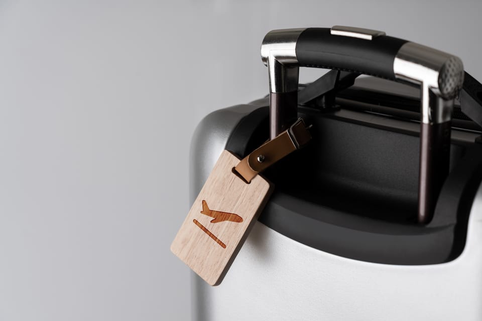 [Best Practices] Protect Your Privacy by Flipping Your Luggage Tag